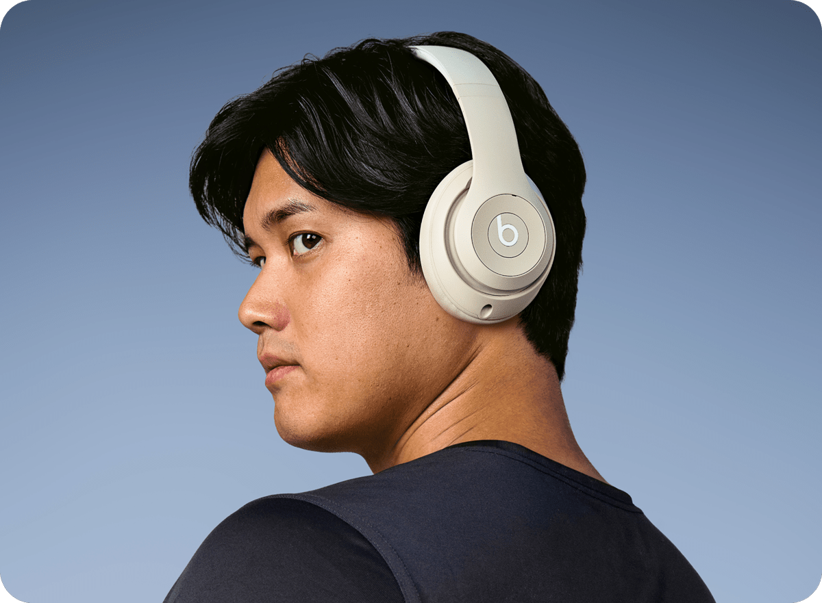 Shohei Ohtani wearing Studio Pro in Sandstone