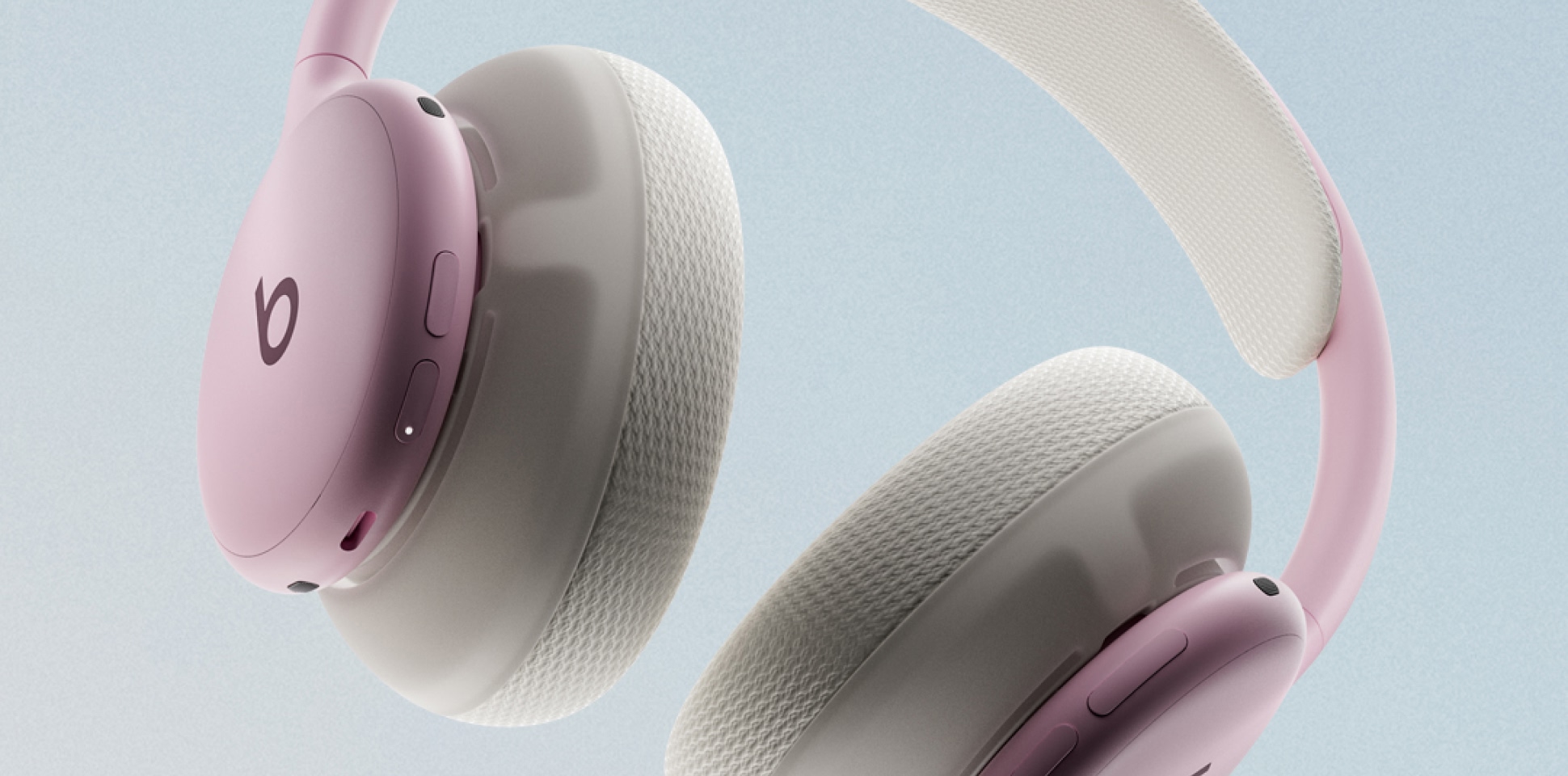 Beats 360 in pink with ear cushions in cloud