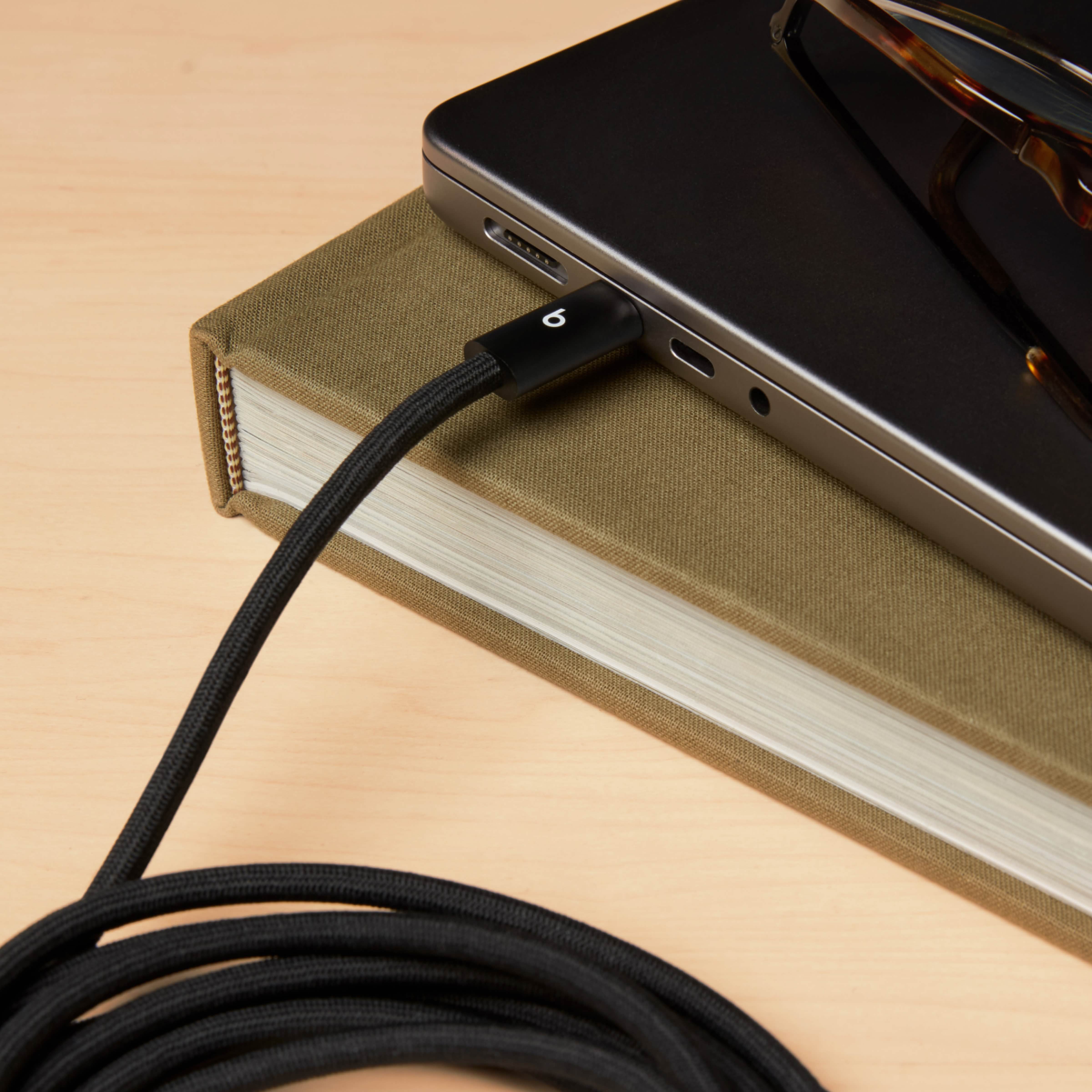 240W USB-C - USB-C 充電器 - 3 m 編み込み式ロング充電ケーブル - Beats