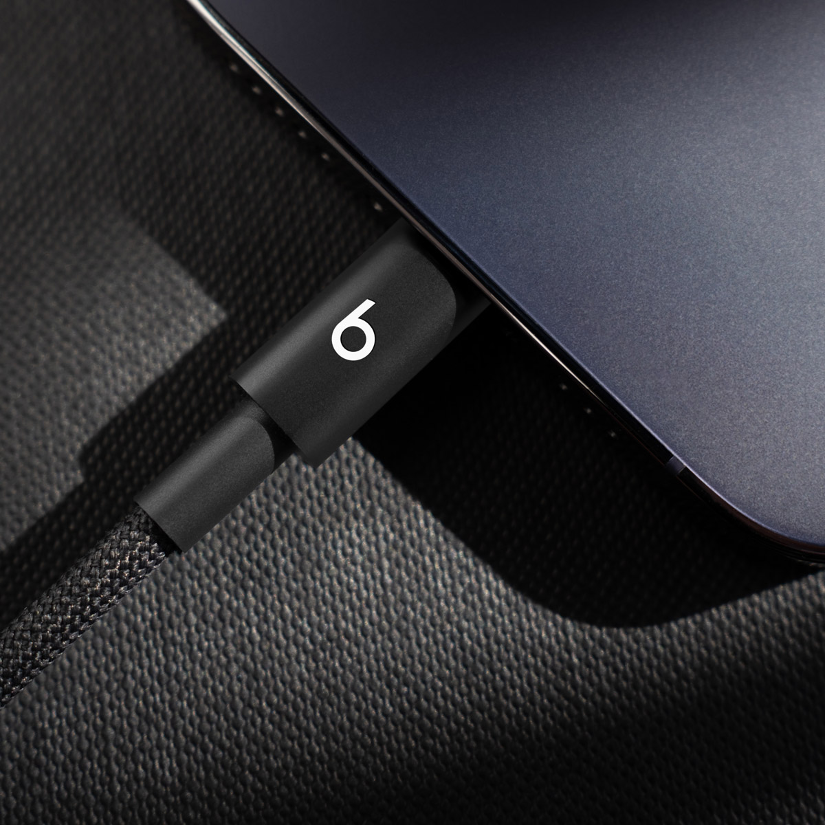 USB-C - Lightning ショートケーブル（20 cm） - Beats - ボルトブラック