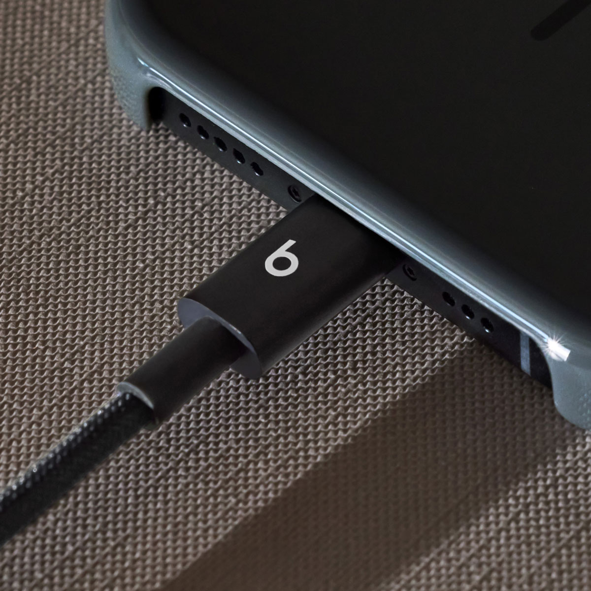 USB-C - USB-C ケーブル（1.5 m） - Beats - ボルトブラック