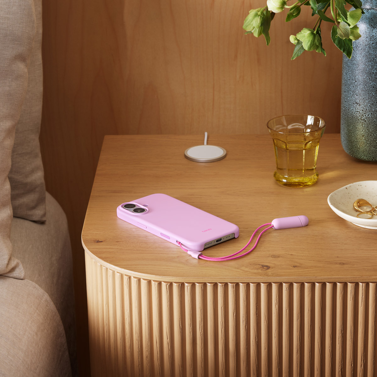 Beats iPhone 17 Kickstand Case ピンク Beats iPhone 17 Pro Kickstand Case with MagSafe and Camera Control