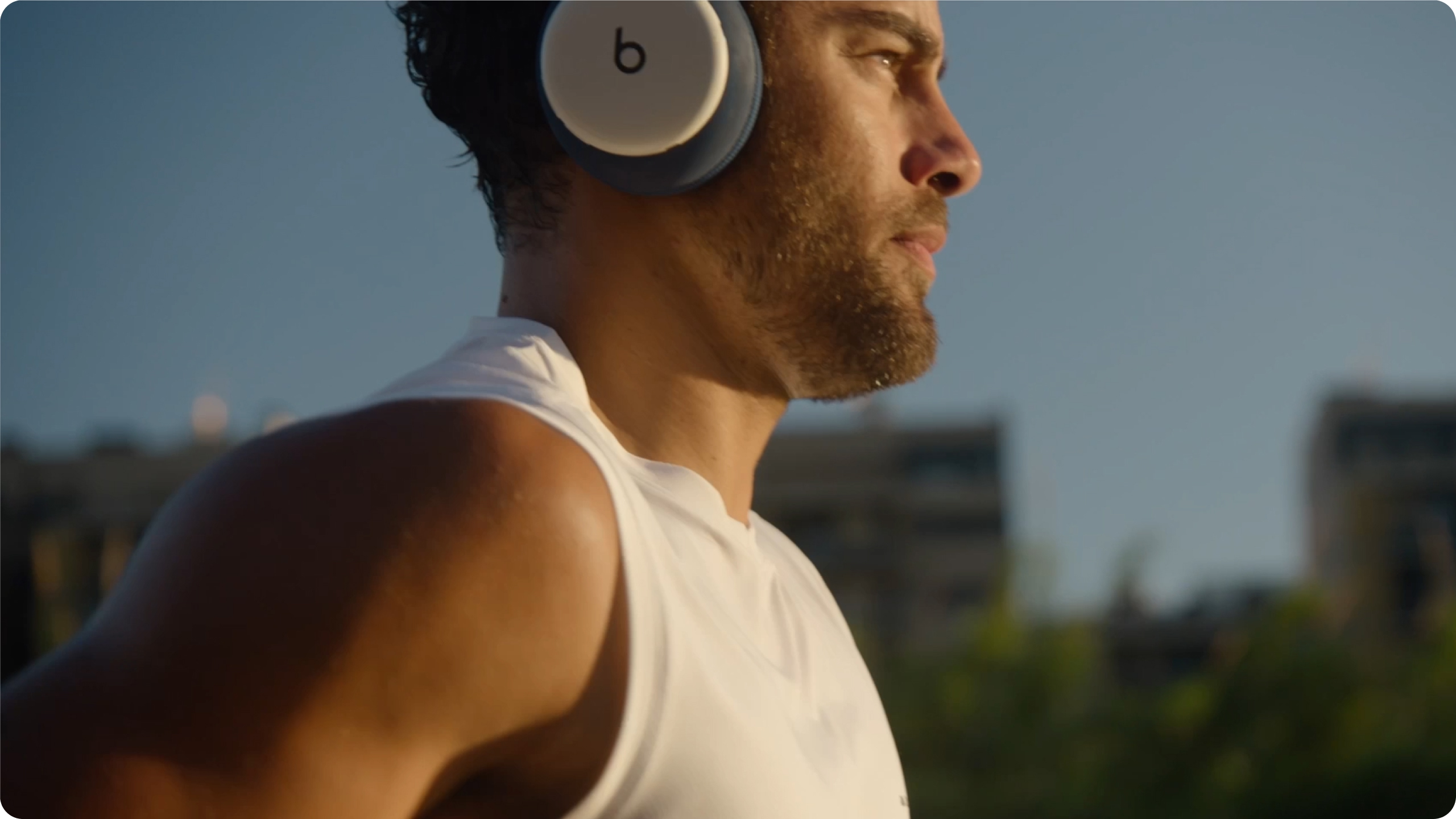 People wearing Beats 360 with interchangeable cushions