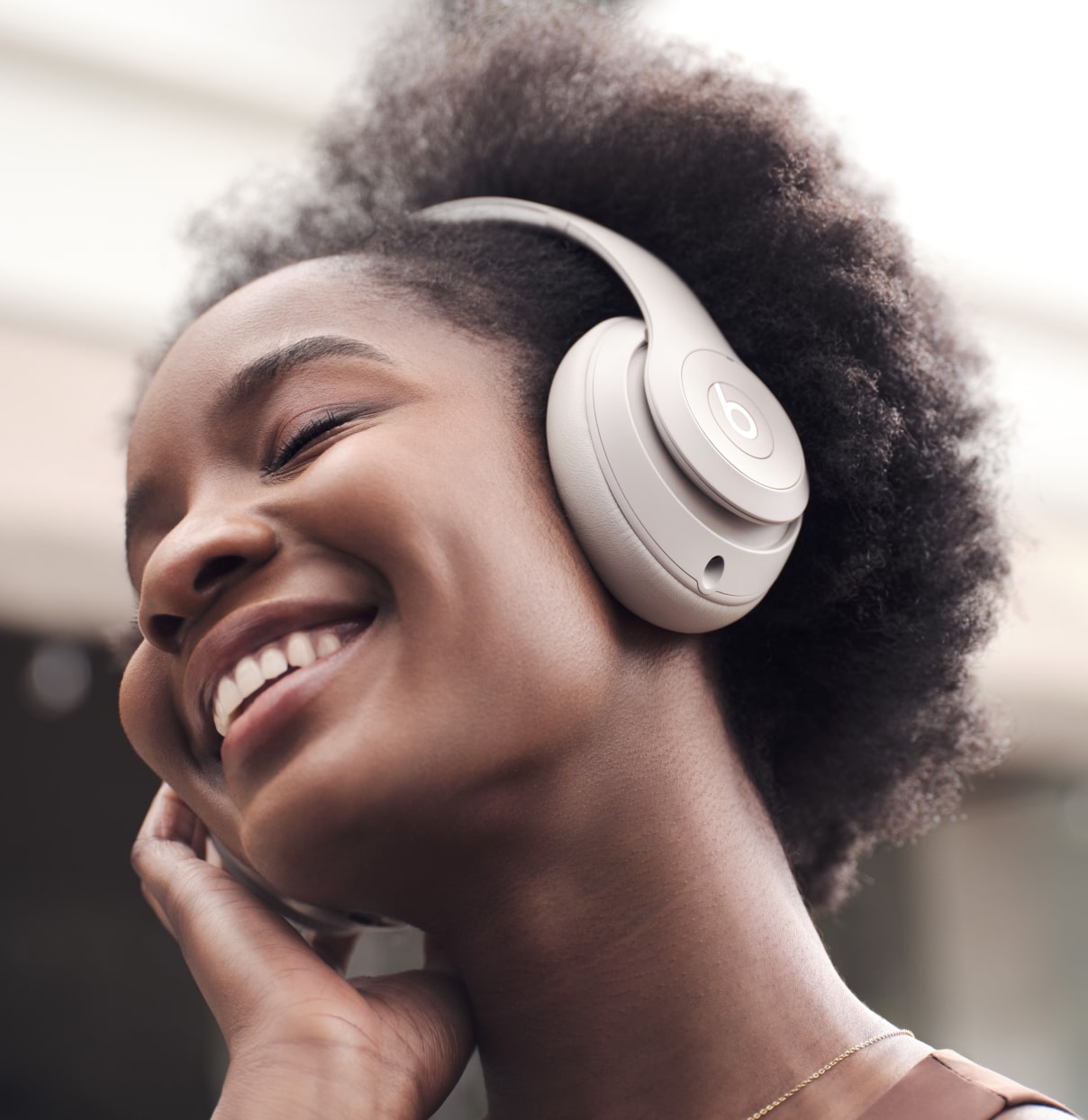 Beats Studio - Premium Noise Cancelling Headphones
